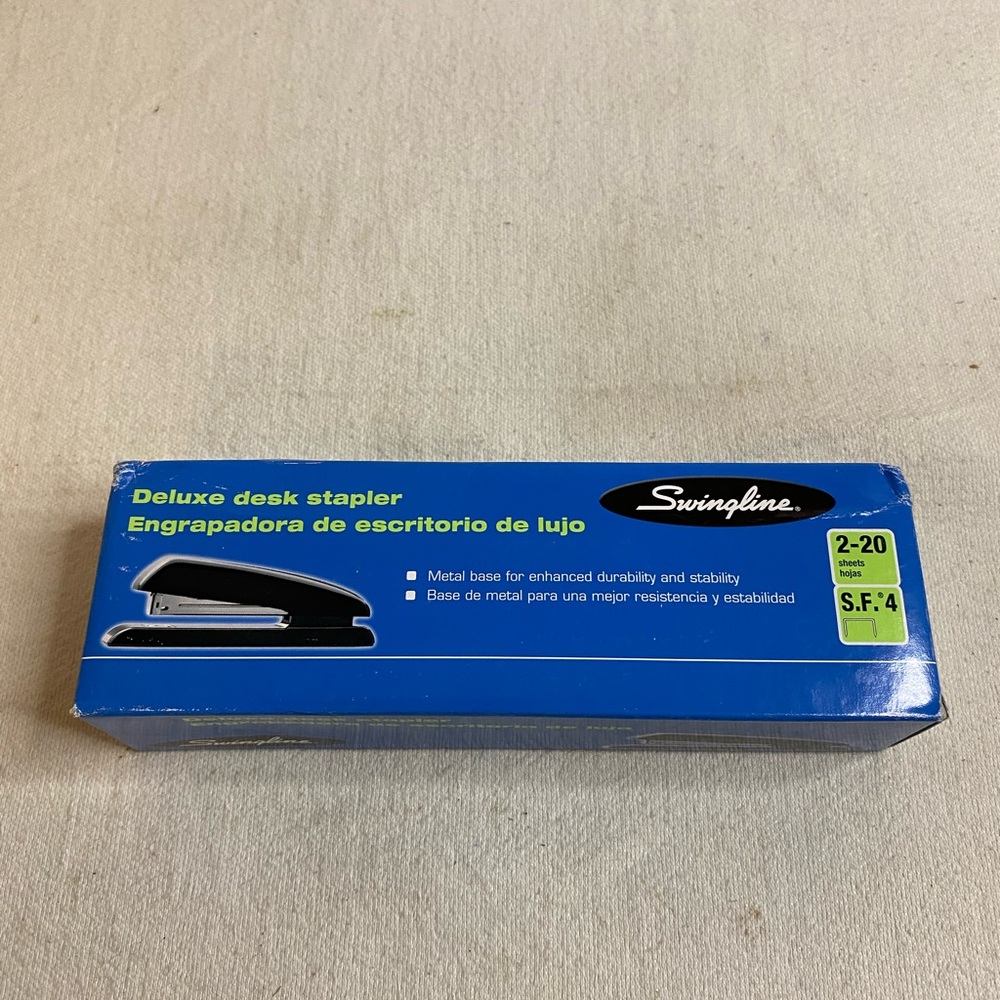 Swingline Durable Full Strip Desk Stapler, 20 Sheet Capacity, Black - SWI64601